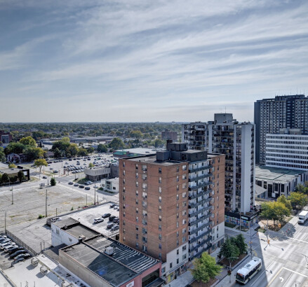 Skyline Living 737 Ouellette Ave Photography 51