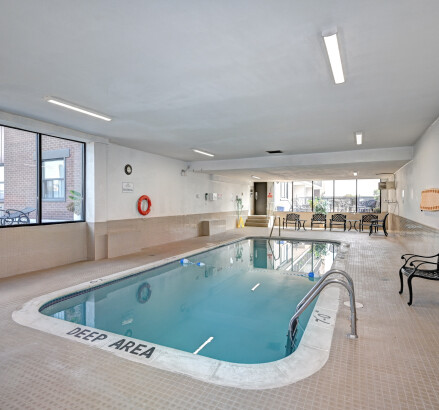 Skyline Living 737 Ouellette Ave Photography 53