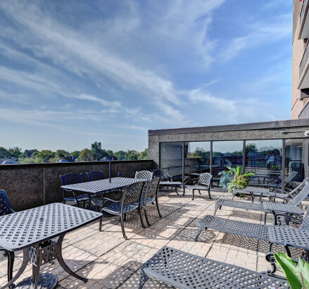 Skyline Living 737 Ouellette Ave Photography 63