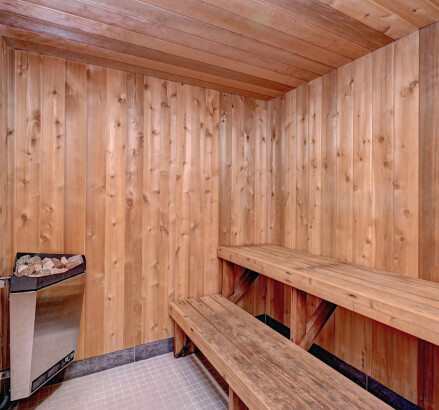 Skyline Living 737 Ouellette Ave Photography 64