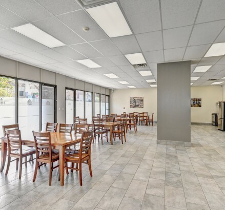 Skyline Living 737 Ouellette Ave Photography 68