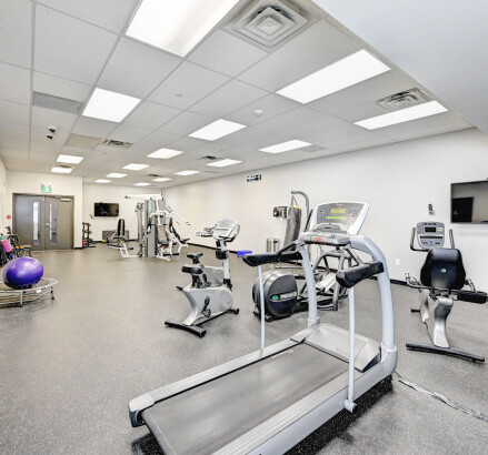 Skyline Living 737 Ouellette Ave Photography 76