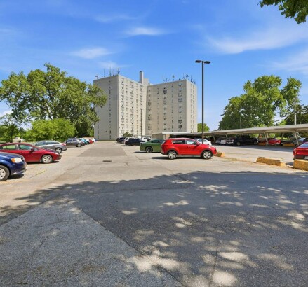 Skyline Living 8325 Riverside Dr. E Amenities and Exteriors 09