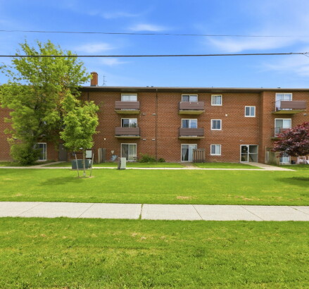 Skyline Living 99 Cartier Rd Exterior and Amenities 03 v2