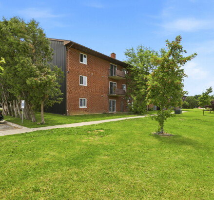 Skyline Living 99 Cartier Rd Exterior and Amenities 04 v2