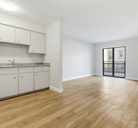Skyline Living Askin Tower 2 Bed 1 Bath 14.