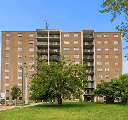 Skyline Living Rivershore Towers Exteriors   Amenities5