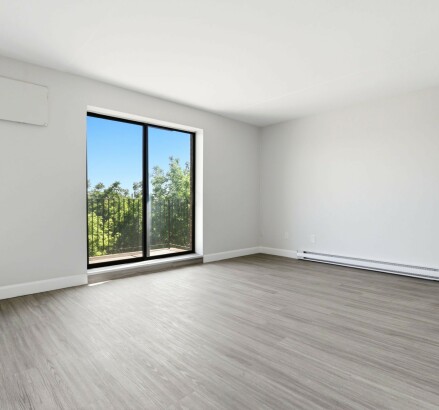 Skyline Living Sun Crest Tower 1 Bed 1 Bath 05 v1