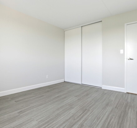 Skyline Living Sun Crest Tower 1 Bed 1 Bath 18