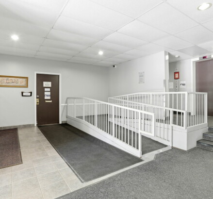 Skyline Living Sun Crest Tower Exterior and Amenities 12
