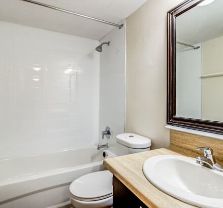 Skyline 1545 Ouellette 15