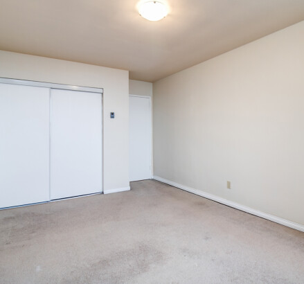 Skyline 1545 Ouellette 18