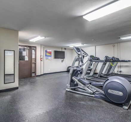 Skyline 1545 Ouellette 21