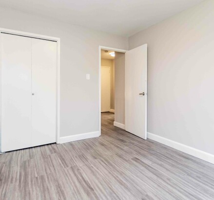 Skyline 625 645 Village Green 12