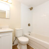 Skyliving 295LakeshoreDr NorthBay 1suite 1bed 1bath bathroom 0001