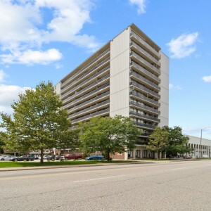 1545 Ouellette Ave August 2023 Amenities Exteriors Unit Web 22 v2