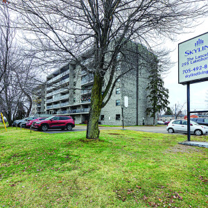 295 Lakeshore Dr January 2024 Exteriors Print 10 v2