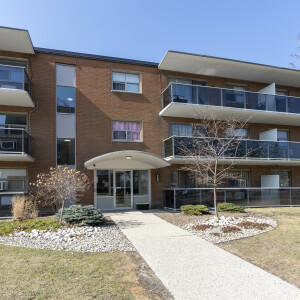 368 Exmouth St Sarnia Exteriors Digital 12 v2