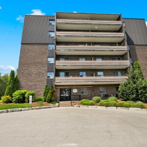 Skyline Living 148 Concession 2 Bed 1 Bath1