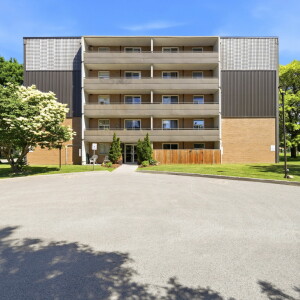 Skyline Living 564 Durham Crescent Exterior and Amenities 01