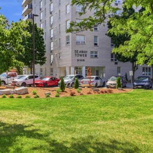 Skyline Living 8325 Riverside Dr. E Amenities and Exteriors 02